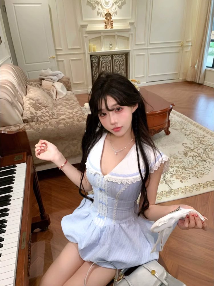甘いミニスカート女性夏の新しいスリムなデザイン感の衝突色のステッチ海軍の襟の蝶ネクタイワンピース