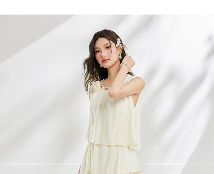 ワンピース 2025 夏の新しいフレンチロマンチックな女性の休暇風デザイン感ベストロングスカート