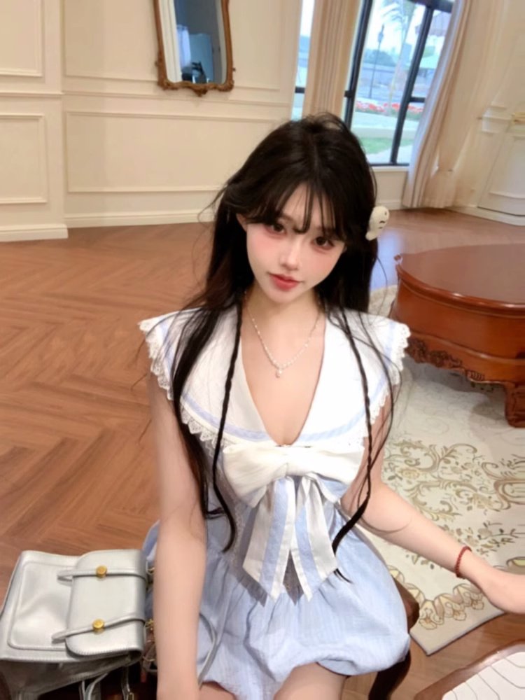 甘いミニスカート女性夏の新しいスリムなデザイン感の衝突色のステッチ海軍の襟の蝶ネクタイワンピース
